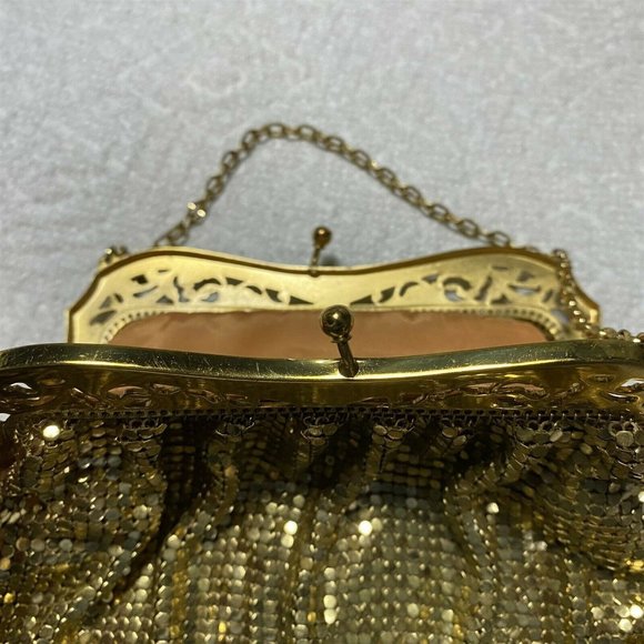 Vintage WHITING & DAVIS Gold Tone Mesh Purse With Filigree Metal Top - Picture 7 of 12